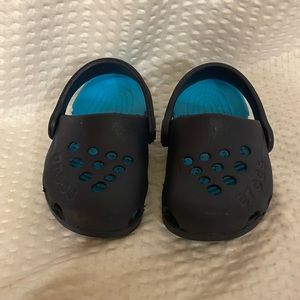 Crocs navy blue toddler size 4
